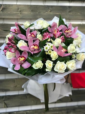 Букет цветов из: Розы и Хризантемы в Свердловский