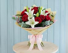 Букет цветов из:  Лилии и Розы в Свердловский