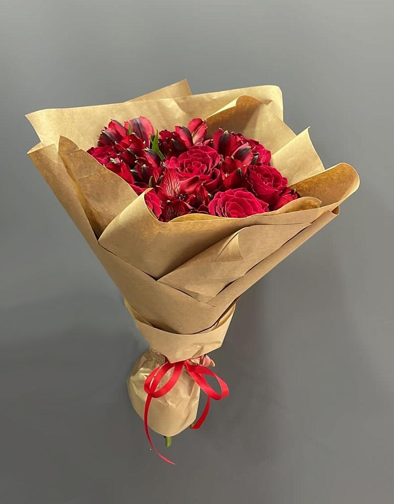 Букет цветов из: Альстромерии и Розы в Свердловский