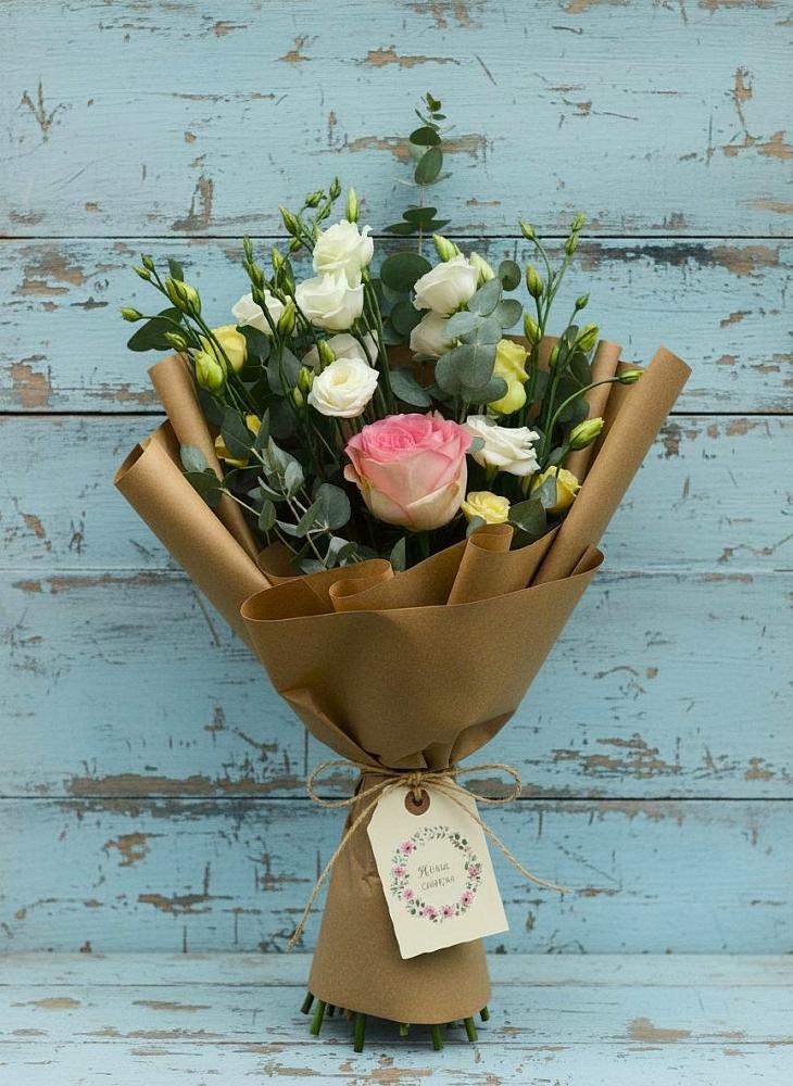 Букет цветов из: Розы и Лизиантусы в Свердловский