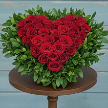 Цветочная композиция из Розы в виде сердца в Свердловский