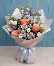 Букет цветов из:  Лизиантусы, Розы, Альстромерии и Гипсофила #REPLACE_PRED# Свердловский