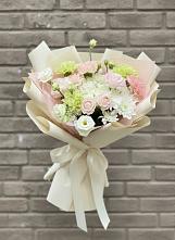 Букет цветов из:  Гвоздики, Розы, Лизиантусы и Хризантемы #REPLACE_PRED# Свердловский