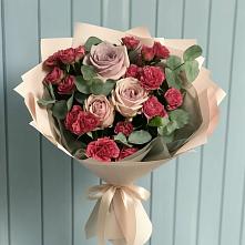 Букет цветов из:  Гвоздики и Розы в Свердловский